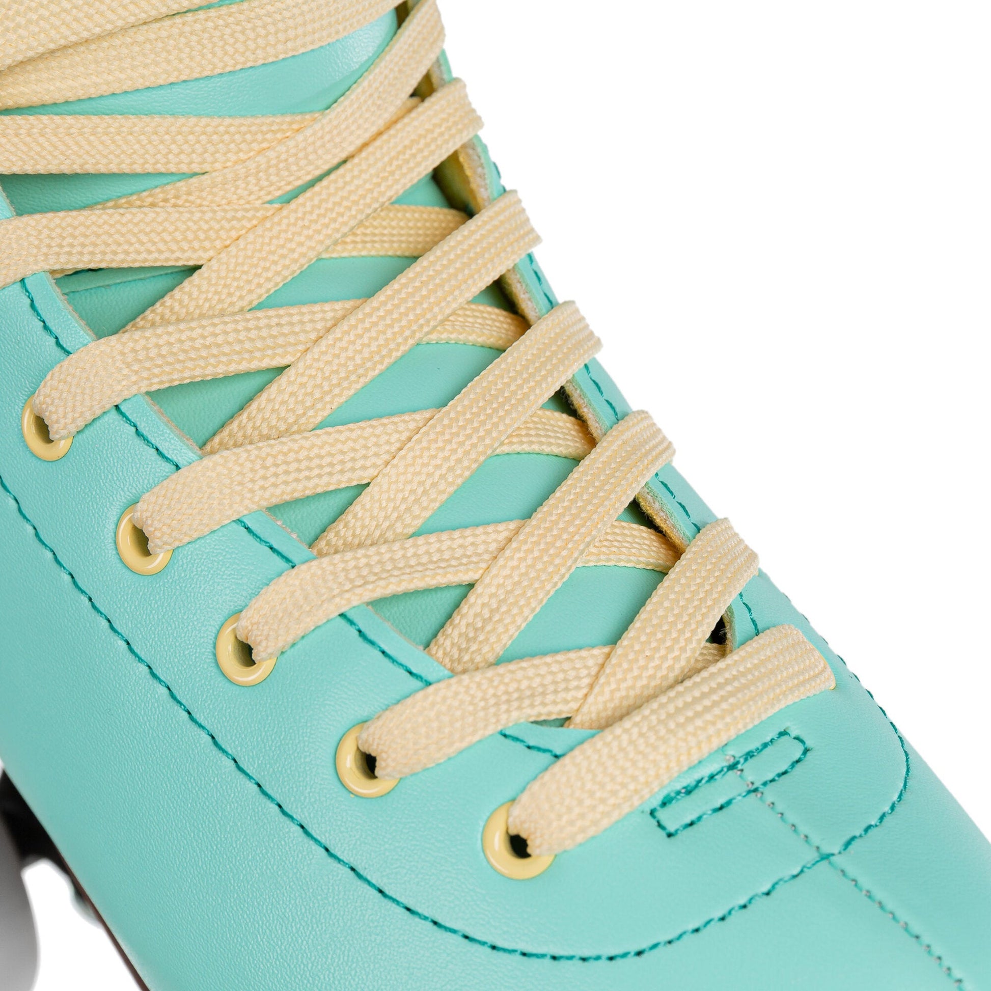Playlife Sunset Lacing System Detail: Reinforced Eyelets & Strong Laces for Personalized Fit
